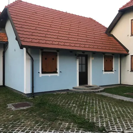 Apartma Hiska 1&2 *